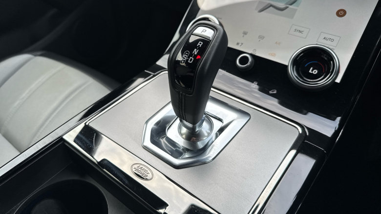 Land Rover Range Rover Evoque 2.0 D200 R-Dynamic SE 5dr Auto Diesel Hatchback